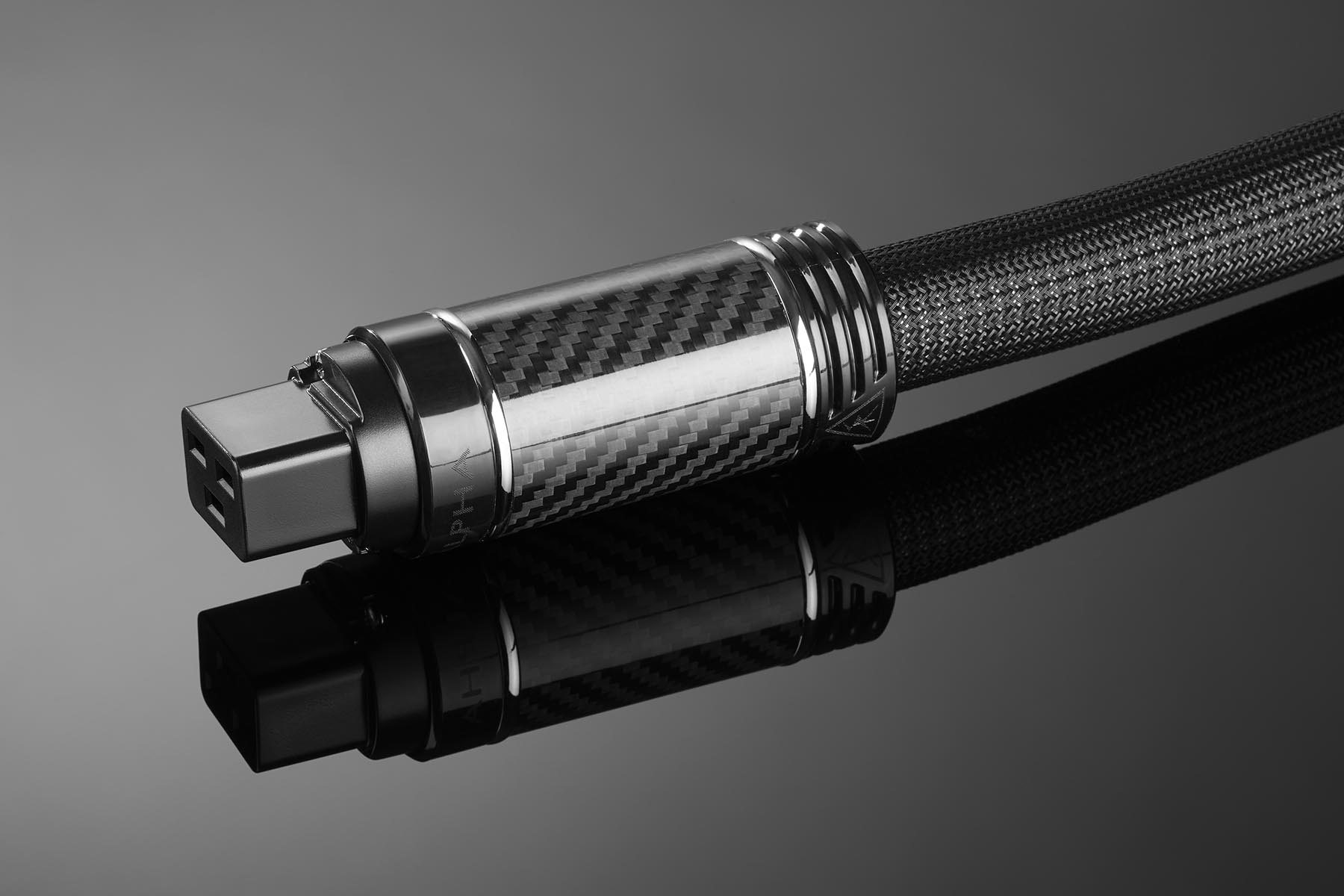 shunyata-alpha-xc-reference-netzkabel-black-carbon image 5