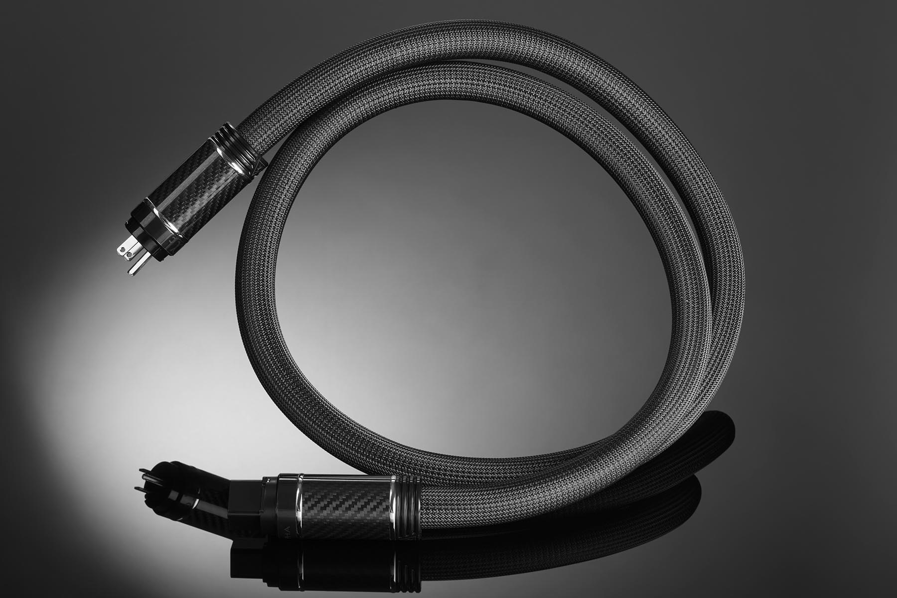 shunyata-alpha-xc-reference-netzkabel-black-carbon image 2