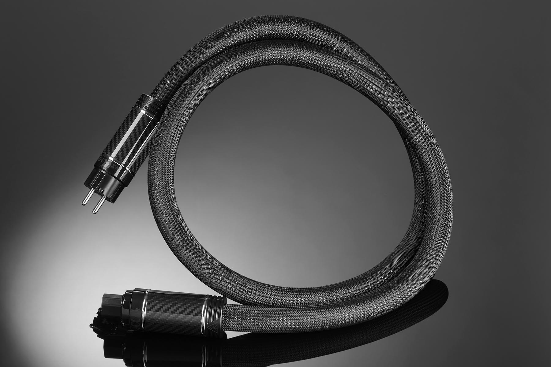 shunyata-alpha-xc-reference-netzkabel-black-carbon image 8